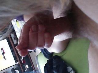 Nacktes Girl zieht sich aus und wird gefickt