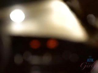 Nackte Amateurin macht alles für dich