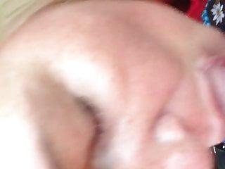 Die geile Nachbarin reitet den Schwanz ihres liebhabers