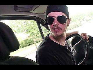 Freundin erwischt ihren Nachbarn und fickt sie