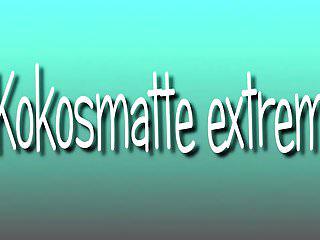 Domina trainiert ihren Sklaven mit High Heels