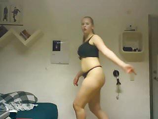 Milf mit grossen Titten wird hart gefickt