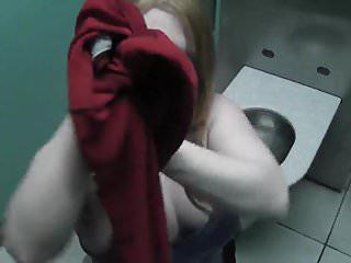 Geile deutsche Amateurin sehnt sich nach harten Schwzen