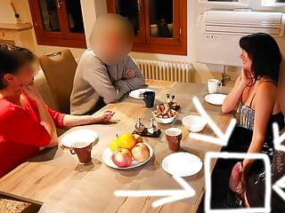 Ich ziehe seinen Schwanz in der Öffentlichkeit aus