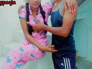 Vater und seine heiße Freundin - geiler Sex in der Scheune