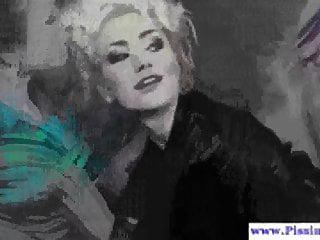 Natursekt Babes lecken sich bei einem Dreier ffm