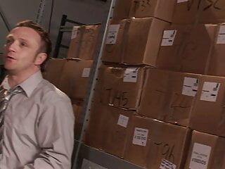 Blondine schreit laut beim Fick mit Fremden Männern